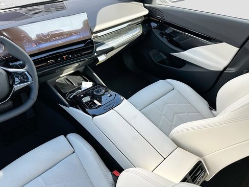 New 2026 BMW 530i w/ Premium Package image 18