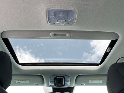 New 2025 Hyundai Elantra SEL FWD image 26