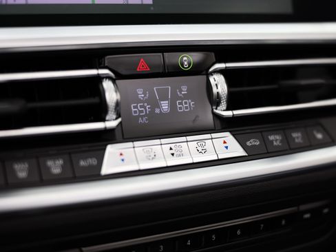 Used 2022 BMW M4 xDrive Competition image 45