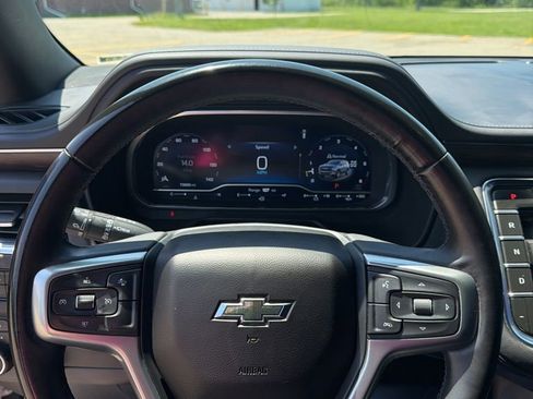 Used 2023 Chevrolet Suburban Z71 AWD/4WD image 15