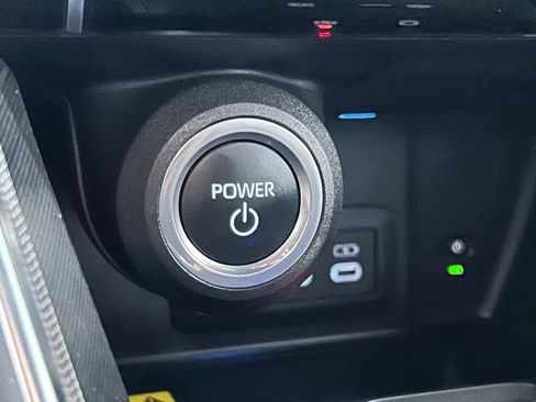 Used 2024 Toyota Venza LE image 56