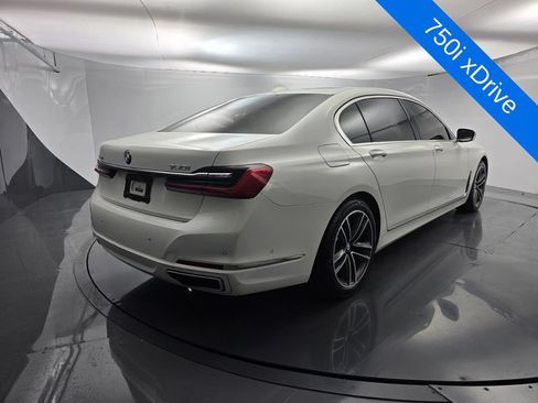 Used 2022 BMW 750i xDrive AWD/4WD image 5