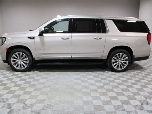 Used 2022 GMC Yukon XL Denali image 6