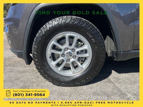 Used 2019 Jeep Grand Cherokee Laredo image 23