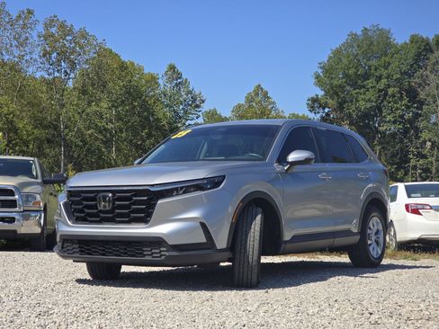 Used 2023 Honda CR-V LX image 9