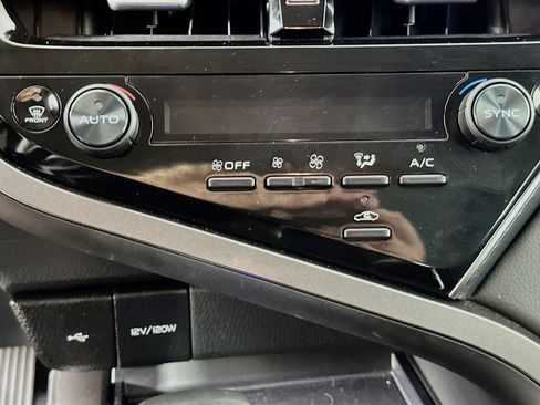Used 2024 Toyota Camry SE FWD image 22