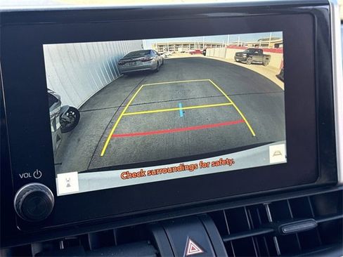 Used 2025 Toyota RAV4 XLE image 18