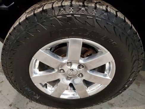 Used 2018 Jeep Wrangler Unlimited Sahara w/ Connectivity Group image 28