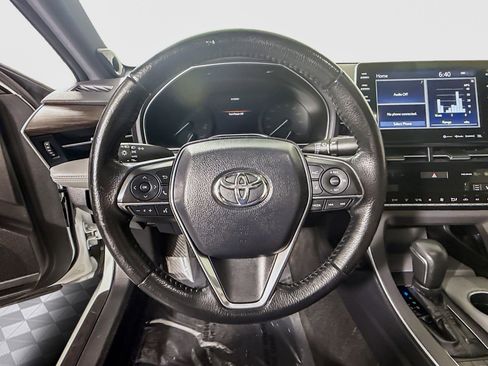 Used 2019 Toyota Avalon Limited image 13