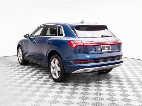Used 2019 Audi e-tron Premium Plus image 4
