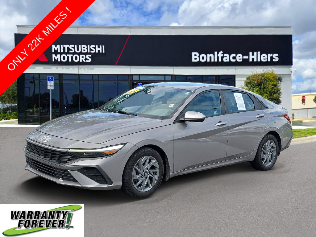 Used 2024 Hyundai Elantra SEL FWD image 2
