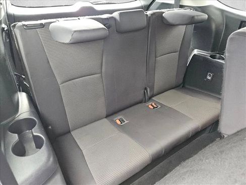 Used 2021 Toyota Highlander L image 19