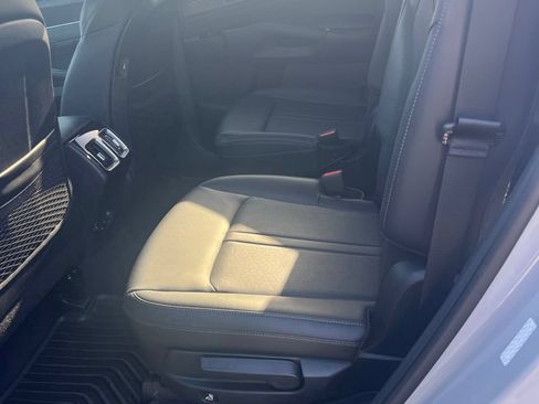 Certified 2023 Kia Sorento SX FWD image 6