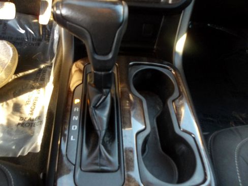 Used 2018 GMC Canyon SLE w/ SLE Convenience Package image 25