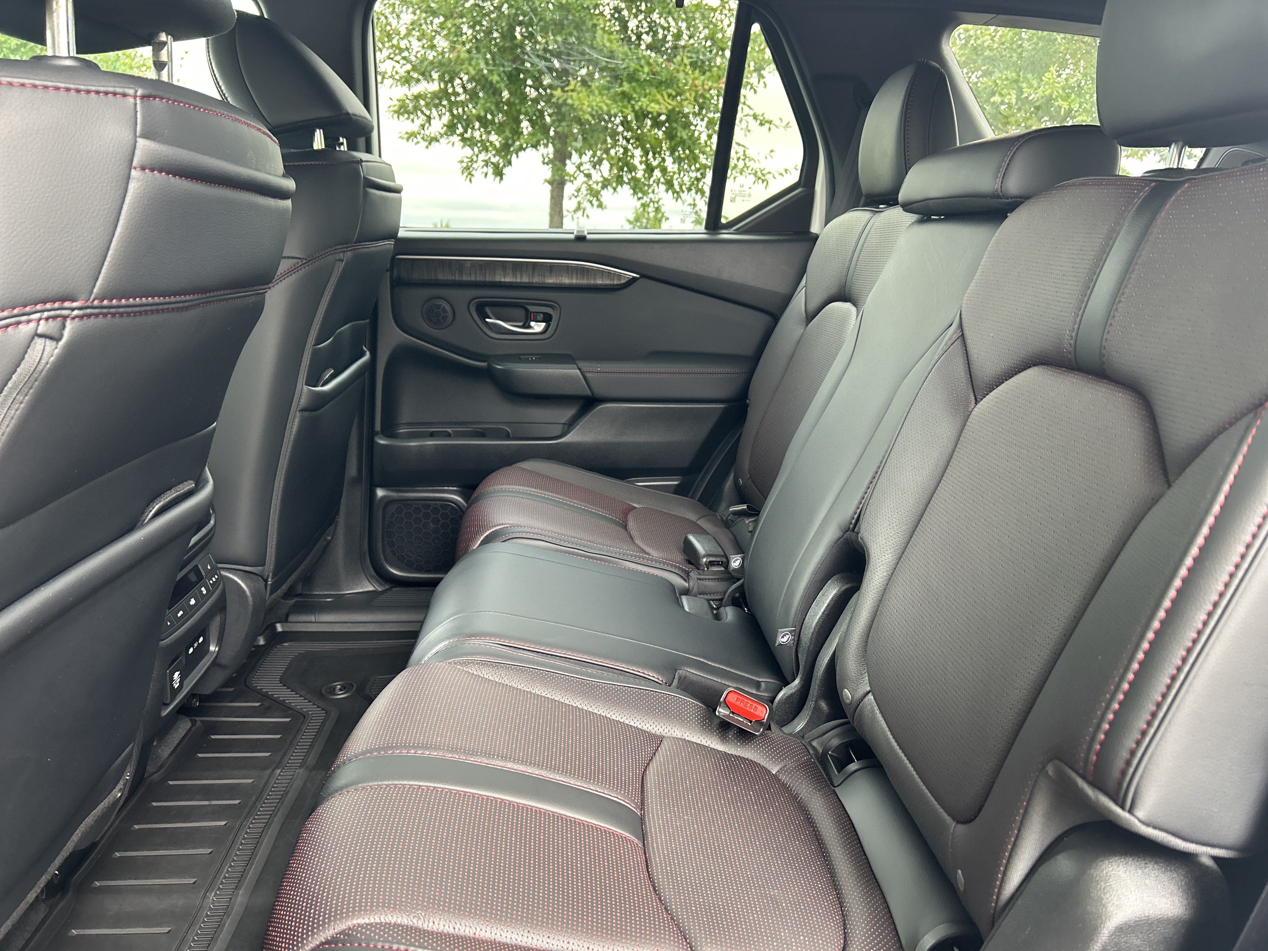 Certified 2025 Honda Pilot Black Edition image 26