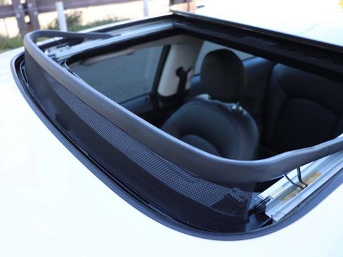 Used 2016 MINI Cooper 2-Door Hardtop image 27