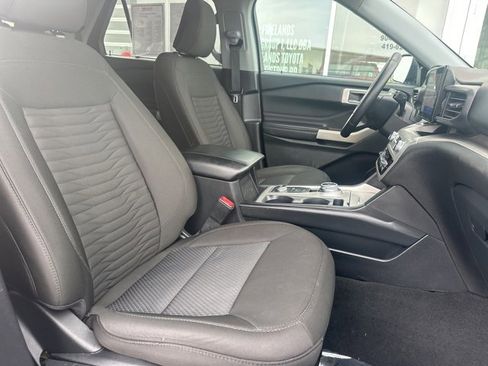 Used 2022 Ford Explorer XLT image 15
