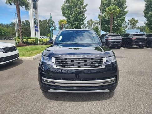 New 2026 Land Rover Range Rover Long Wheelbase SE AWD/4WD image 10
