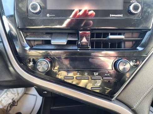 Used 2024 Toyota Camry SE image 17