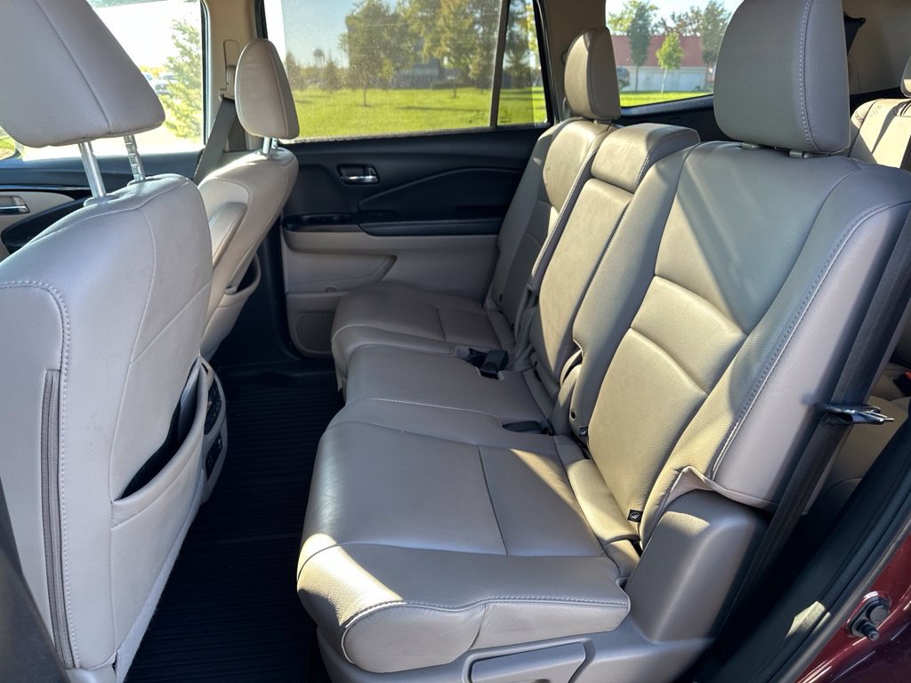 Used 2021 Honda Pilot Touring image 16