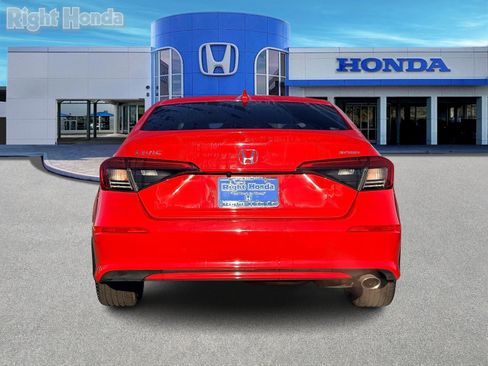 Used 2023 Honda Civic Sport image 5