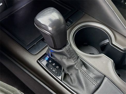 Certified 2021 Toyota Camry SE image 16