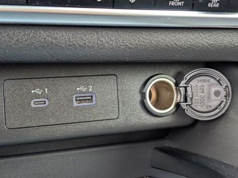 Used 2023 Nissan Rogue SV w/ SV Premium B Package FWD image 17