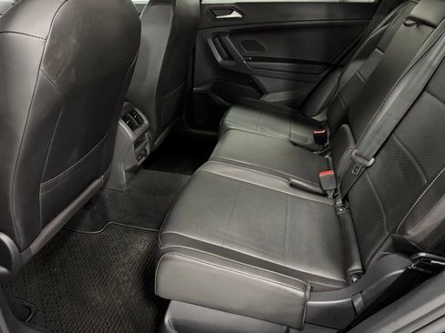 Used 2020 Volkswagen Tiguan SE R-Line image 20