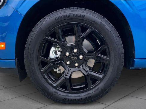 Used 2025 Ford Maverick Lobo image 10