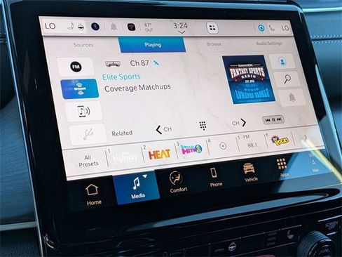 New 2025 Jeep Grand Cherokee Limited w/ Black Appearance Package image 21