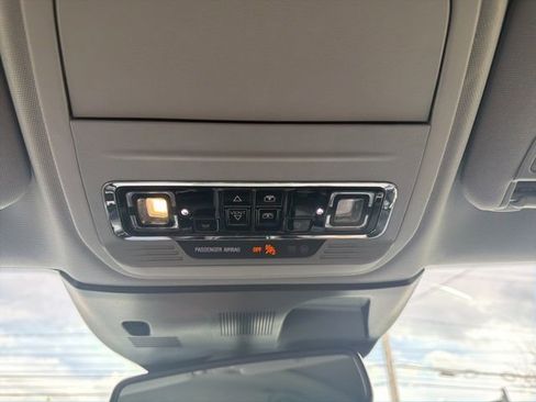 Used 2021 Lincoln Corsair AWD w/ Premium Package image 25