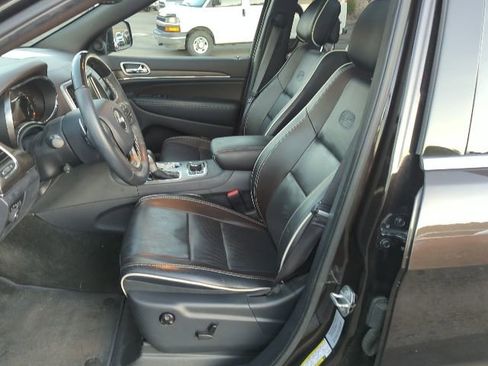 Used 2017 Jeep Grand Cherokee Overland image 5