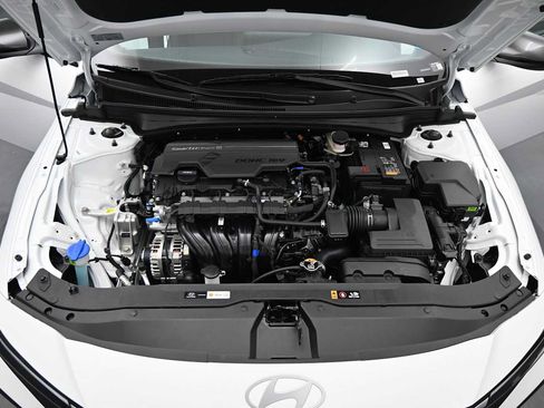 New 2026 Hyundai Elantra SEL Sport FWD image 25