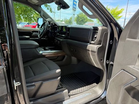 Used 2024 Chevrolet Silverado 2500 LT w/ Midnight Edition AWD/4WD image 15