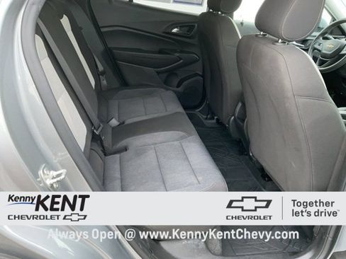 Used 2024 Chevrolet Trax LS w/ LS Convenience Package image 9