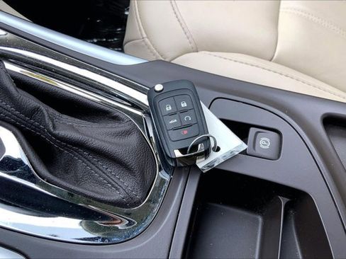 Used 2014 Buick Regal Premium image 11