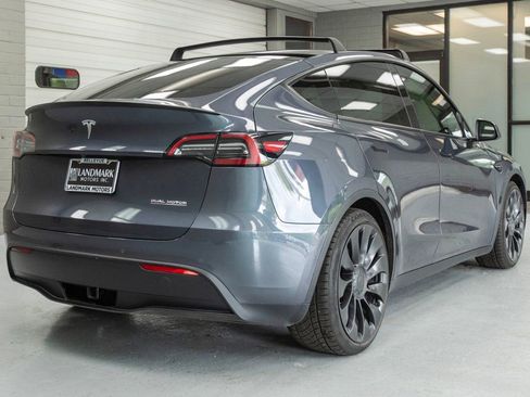 Used 2022 Tesla Model Y Performance AWD/4WD image 29