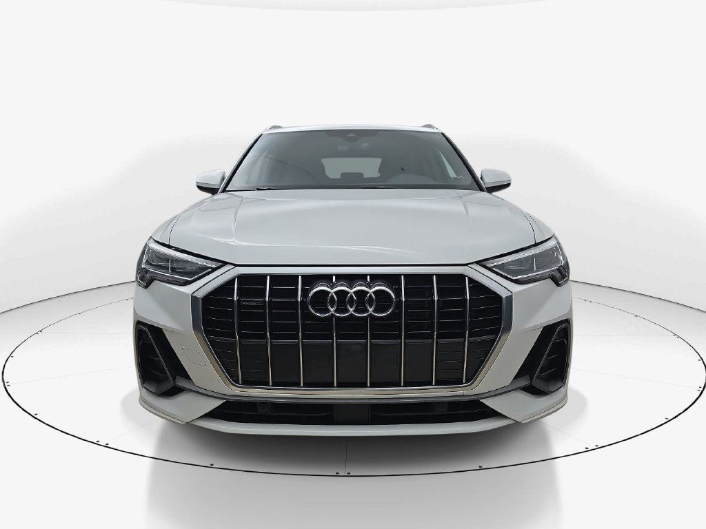 Used 2025 Audi Q3 2.0T Premium AWD/4WD image 12