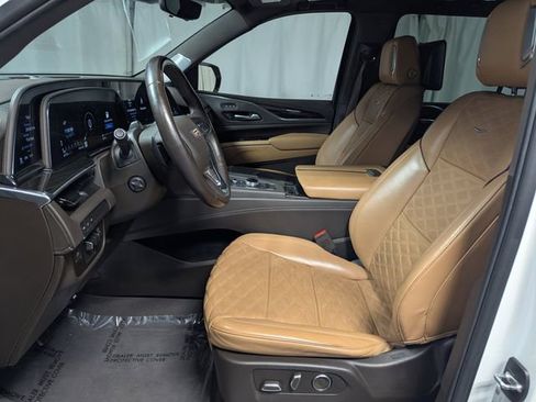 Used 2023 Cadillac Escalade ESV Sport w/ Touring Package image 12