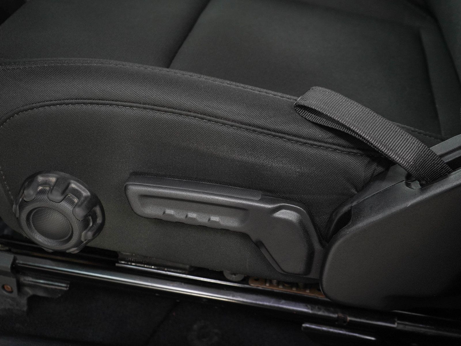 Used 2018 Jeep Wrangler Sport AWD/4WD image 16