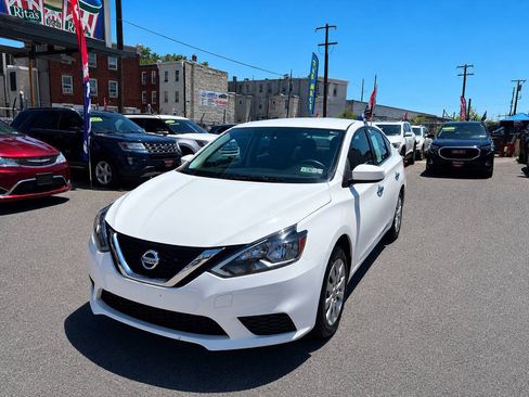 Used 2017 Nissan Sentra SV FWD image 2