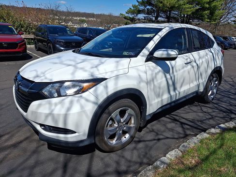 Used 2016 Honda HR-V EX image 2