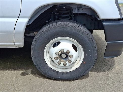 New 2024 Ford E-450 and Econoline 450 Super Duty w/ Driver's Safety Package image 3