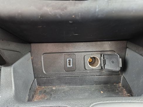 Used 2017 Ford Escape Titanium w/ Equipment Group 301A image 31