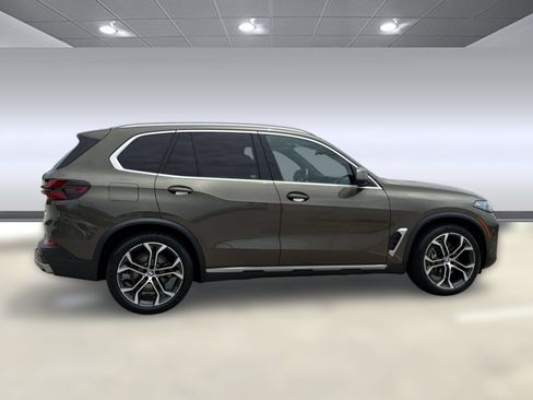 Certified 2024 BMW X5 xDrive40i w/ Premium Package AWD/4WD image 7