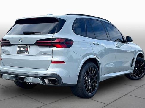 Used 2024 BMW X5 xDrive40i w/ M Sport Package AWD/4WD image 18