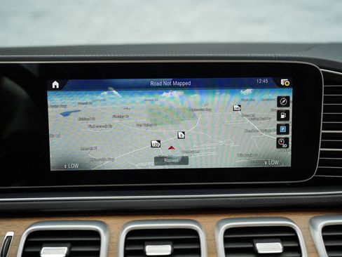 Used 2023 Mercedes-Benz GLS 450 4MATIC image 28