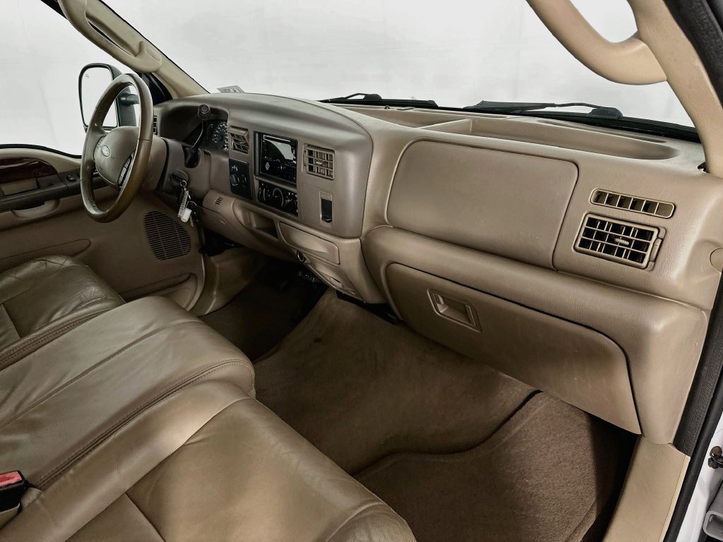 Used 2004 Ford F350 Lariat AWD/4WD image 31