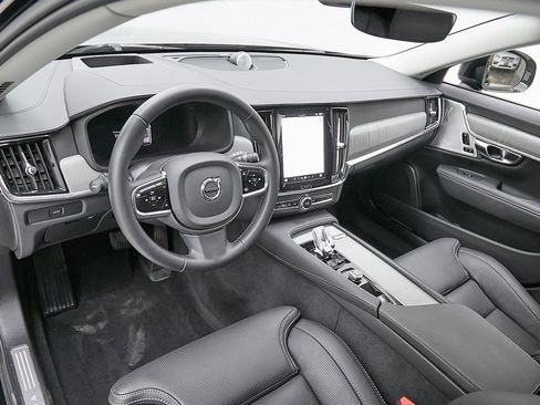 Certified 2024 Volvo V90 B6 Cross Country Ultimate image 13