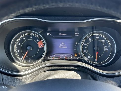 Used 2020 Jeep Cherokee Limited image 18